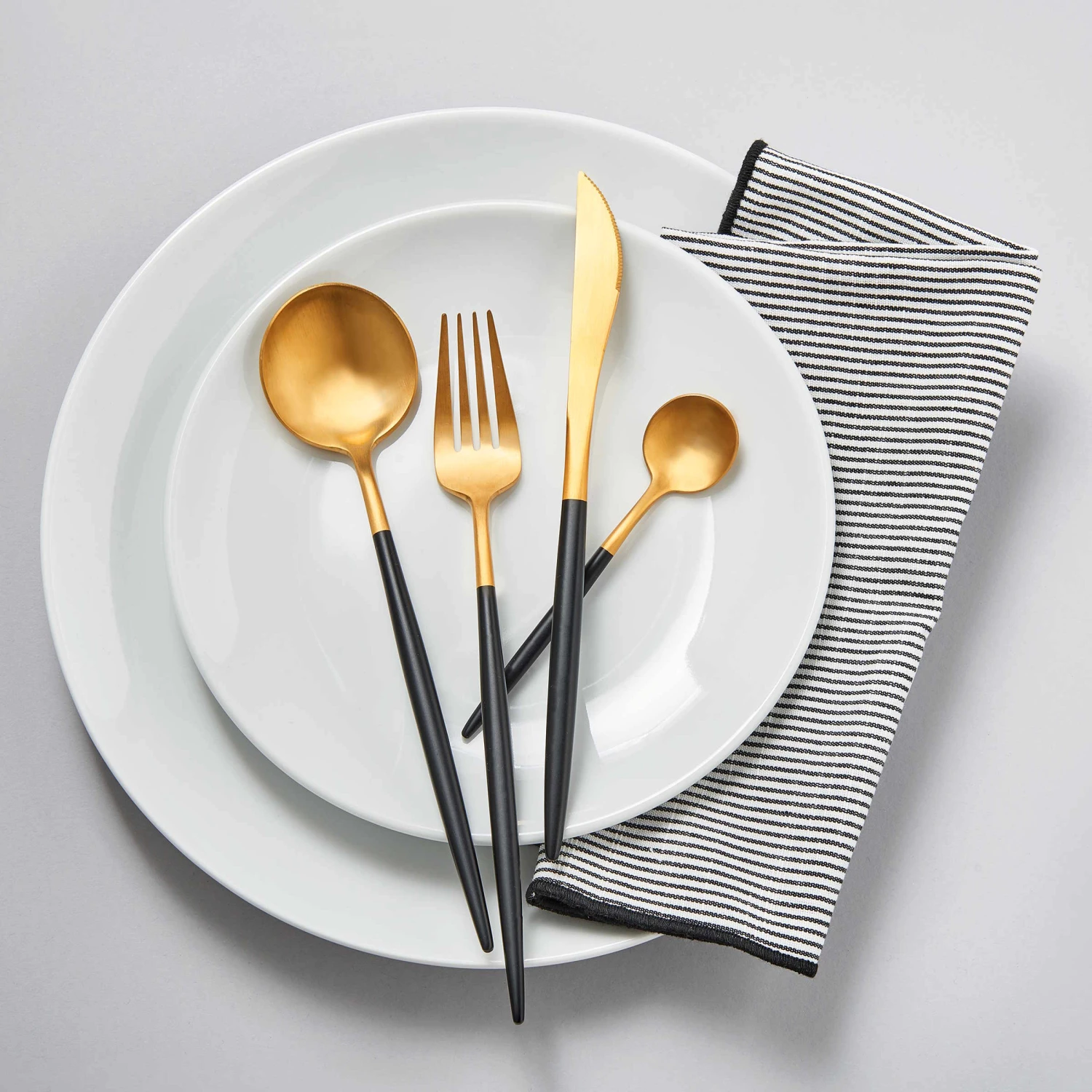 Besteck-Set 16-tlg. Matt STILETTO In Gold-Schwarz 3 Besteck-Set 16-tlg. Matt STILETTO In Gold-Schwarz – Bild 3