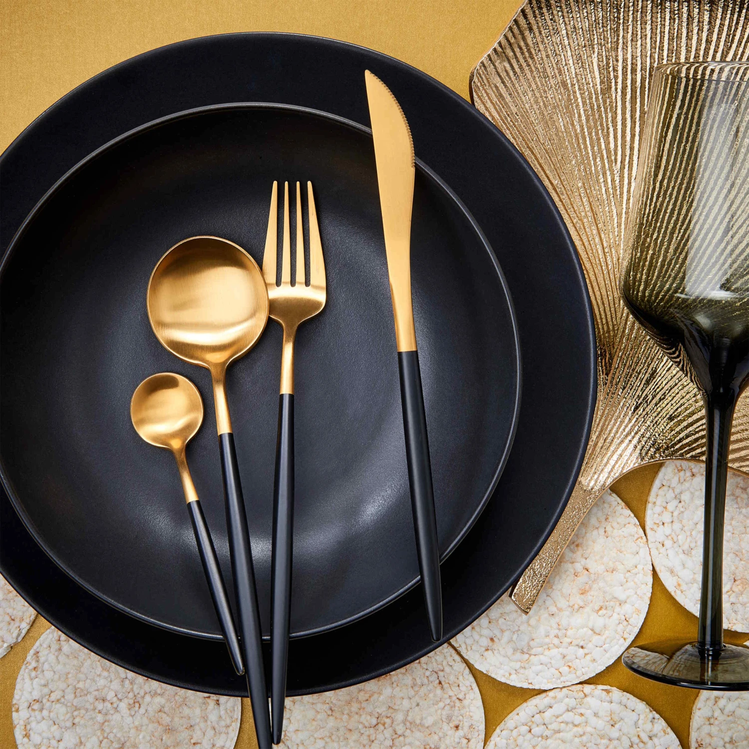 Besteck-Set 16-tlg. Matt STILETTO In Gold-Schwarz 6 Besteck-Set 16-tlg. Matt STILETTO In Gold-Schwarz – Bild 6