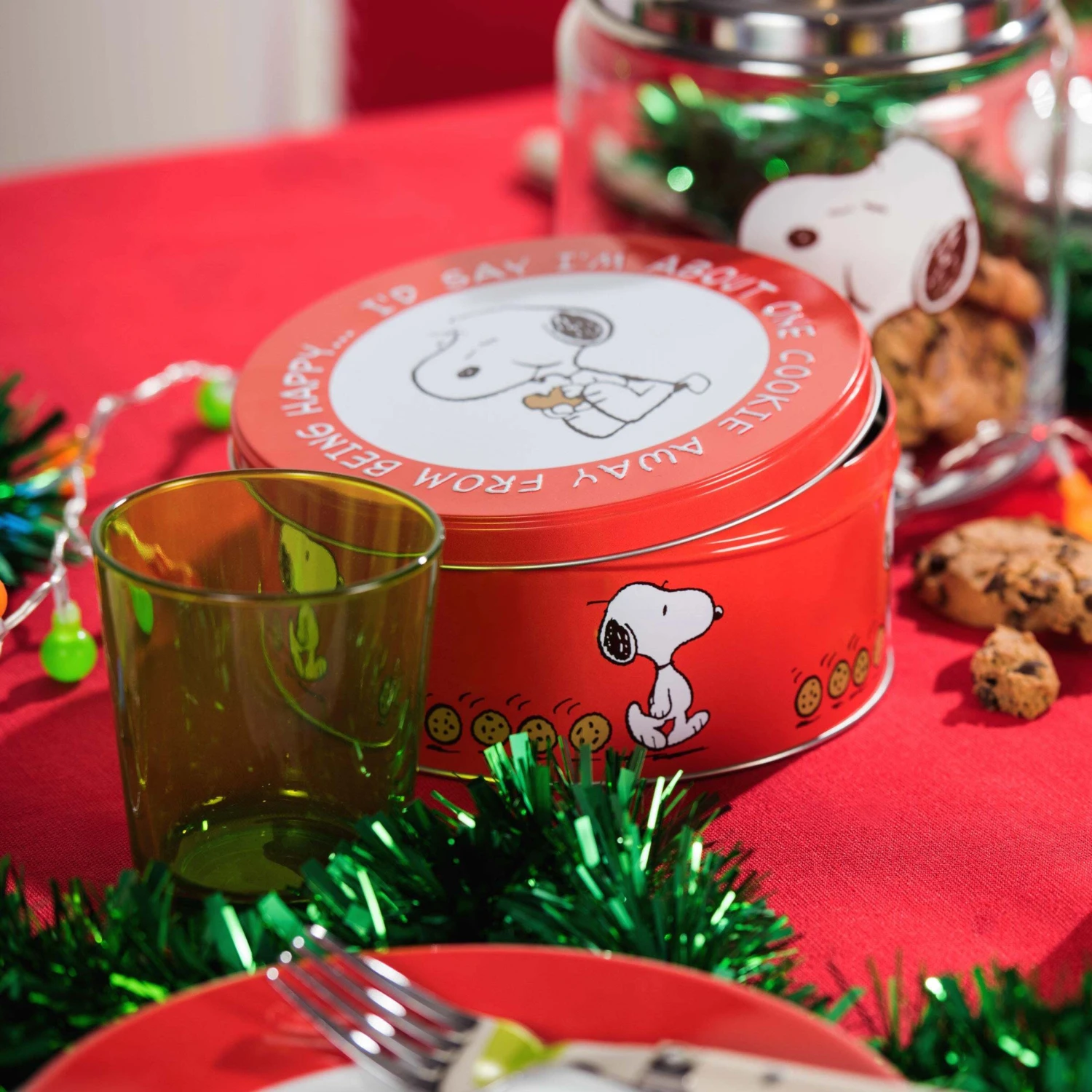 Dose Snoopy/Keks Rund PEANUTS In Rot 2 Dose Snoopy/Keks Rund PEANUTS In Rot – Bild 2