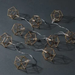 LED-Lichterkette Würfel 10 Lichter Mit USB-Batteriefach GEOMETRICS In Gold -Butlers butlers led lichterkette wurfel 10 lichter mit usb batteriefach geometrics in gold 4